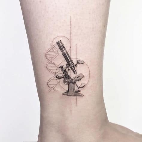 tatuagem homem ciência
