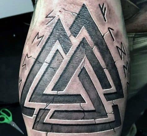 tatuagem triângulos