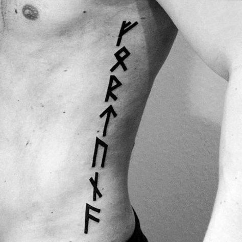 tatuagem viking runas
